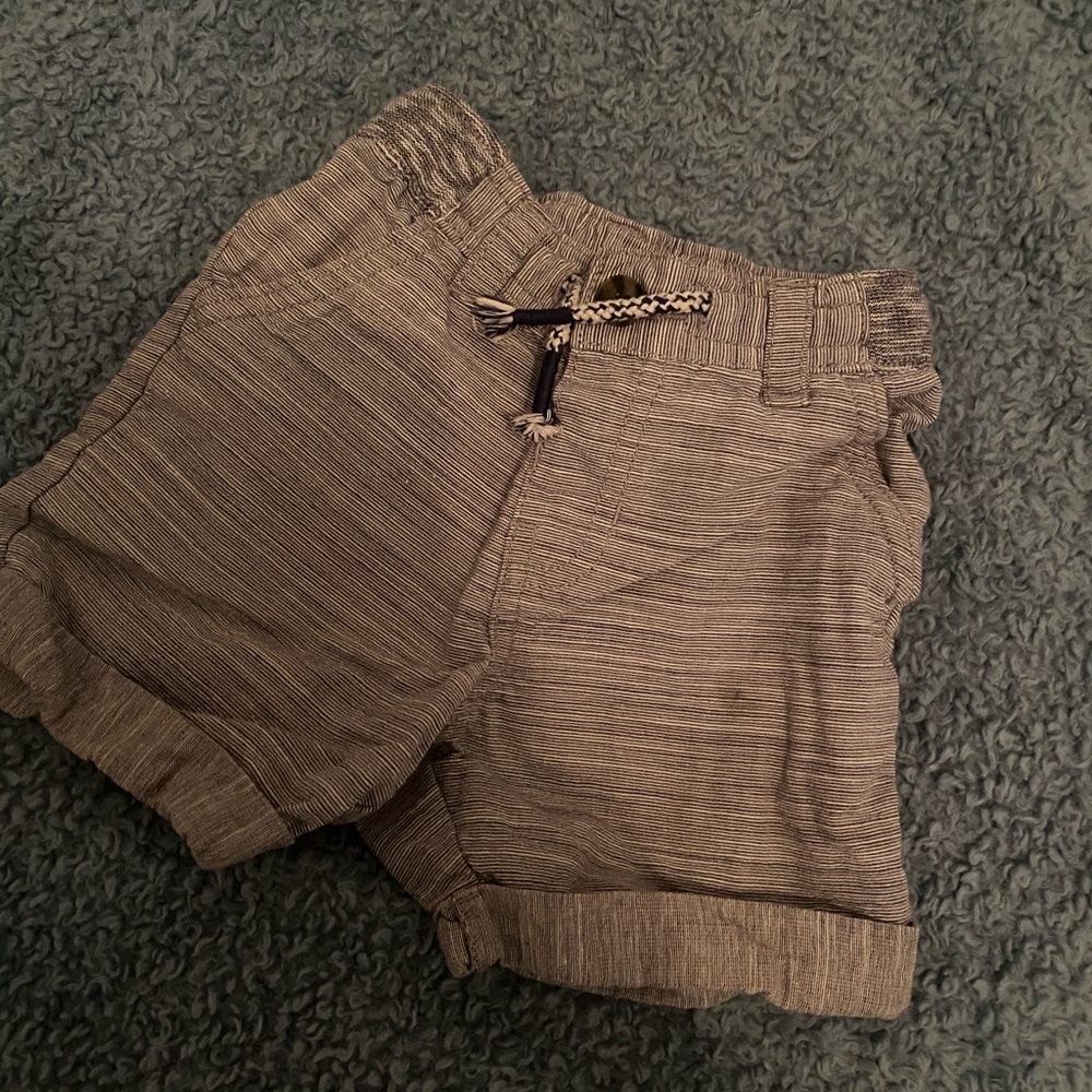 Cat & Jack shorts 2T